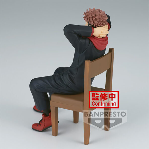 Figurine Jujutsu Kaisen - Yuji Itadori assis - 11cm